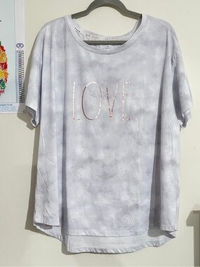 NWOT! Rae Dunn Tye Dye Tee with Black Love Print (3X)